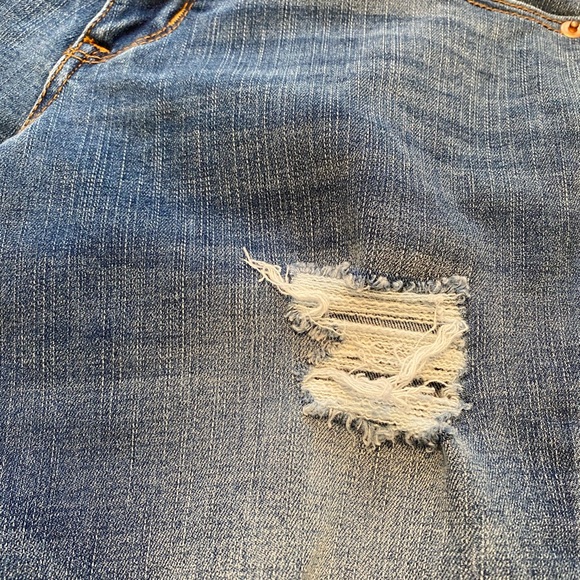 NWOT Ripped Blue Stretch Jeans - Picture 4 of 5